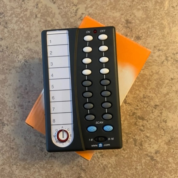 X10 (8)Unit ScanCam Remote Control. Model#CR12A - Picture 3 of 5